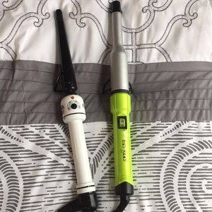 2 Curling wands!